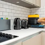 Stylish 2Br Flat, 6 Min Chiswick Park Tube