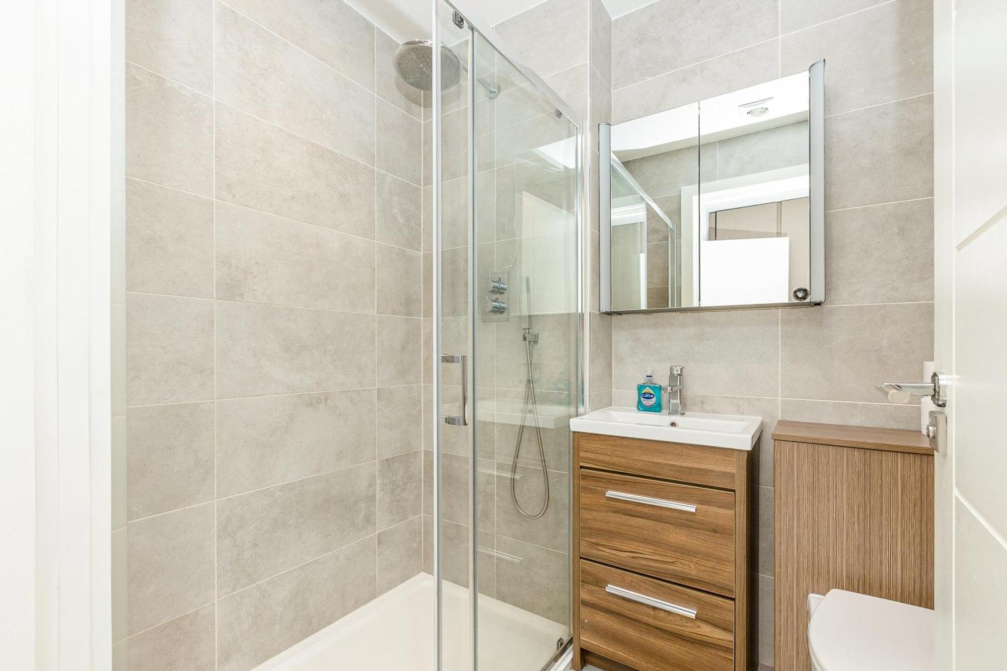 Stylish 2br Flat, 6 Min Chiswick Park Tube